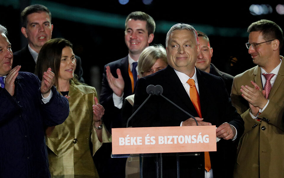 2022-04-03T210826Z_2080446189_RC2XFT9DWQE4_RTRMADP_3_HUNGARY-ELECTION-ORBAN-960×600