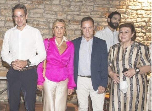 pou-kryvetai-o-lignadis-gia-na-mi-syllifthei-meta-to-adeiasma-tis-mendoni