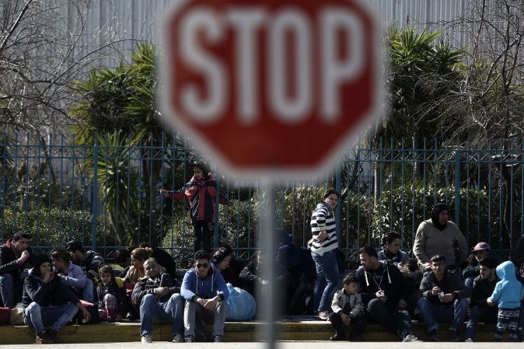 ΠΡΟΣΦΥΓΕΣ ΚΑΙ ΜΕΤΑΝΑΣΤΕΣ ΣΤΟ ΛΙΜΑΝΙ ΤΟΥ ΠΕΙΡΑΙΑ