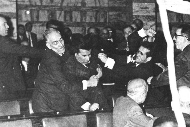 3-epeisodia-sti-boyli_252863_160897-750×430