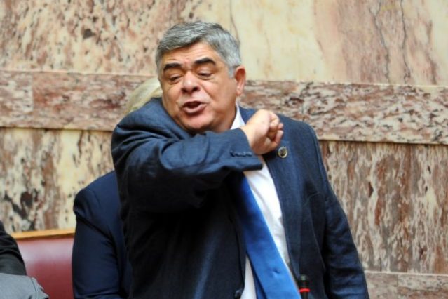 ÂÏÕËÇ – ÓÕÆÇÔÇÓÇ ÃÉÁ ÔÁ ÓÕÌÐËÇÑÙÌÁÔÉÊÁ ÁÉÔÇÌÁÔÁ ÃÉÁ ÅÊ ÍÅÏÕ ÁÑÓÇ ÔÇÓ ÁÓÕËÉÁÓ ÔÙÍ Í. ÌÉ×ÁËÏËÉÁÊÏÕ, ×Ñ. ÐÁÐÐÁ ÊÁÉ ÉÙ. ËÁÃÏÕ (EUROKINISSI/ÁÍÔÙÍÇÓ ÍÉÊÏËÏÐÏÕËÏÓ)