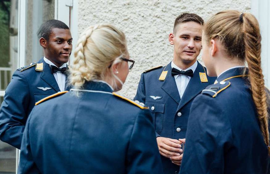 20190814-soldaten-der-bundeswehr-beim-stil-und-formabend-an-der-offizierschule-der-luftwaffe