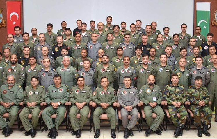 oi_pakistanoi_pilotoi_twn_tourkikwn_f_16_07
