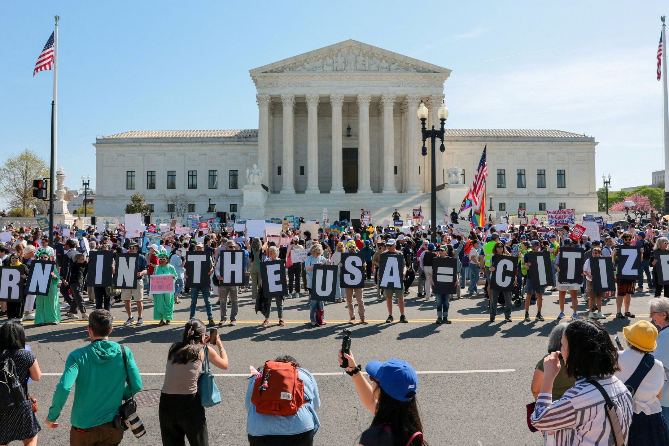 FILE PHOTO: U.S. Supreme Court hears Trump’s bid to limit birthright citizenship in Washington