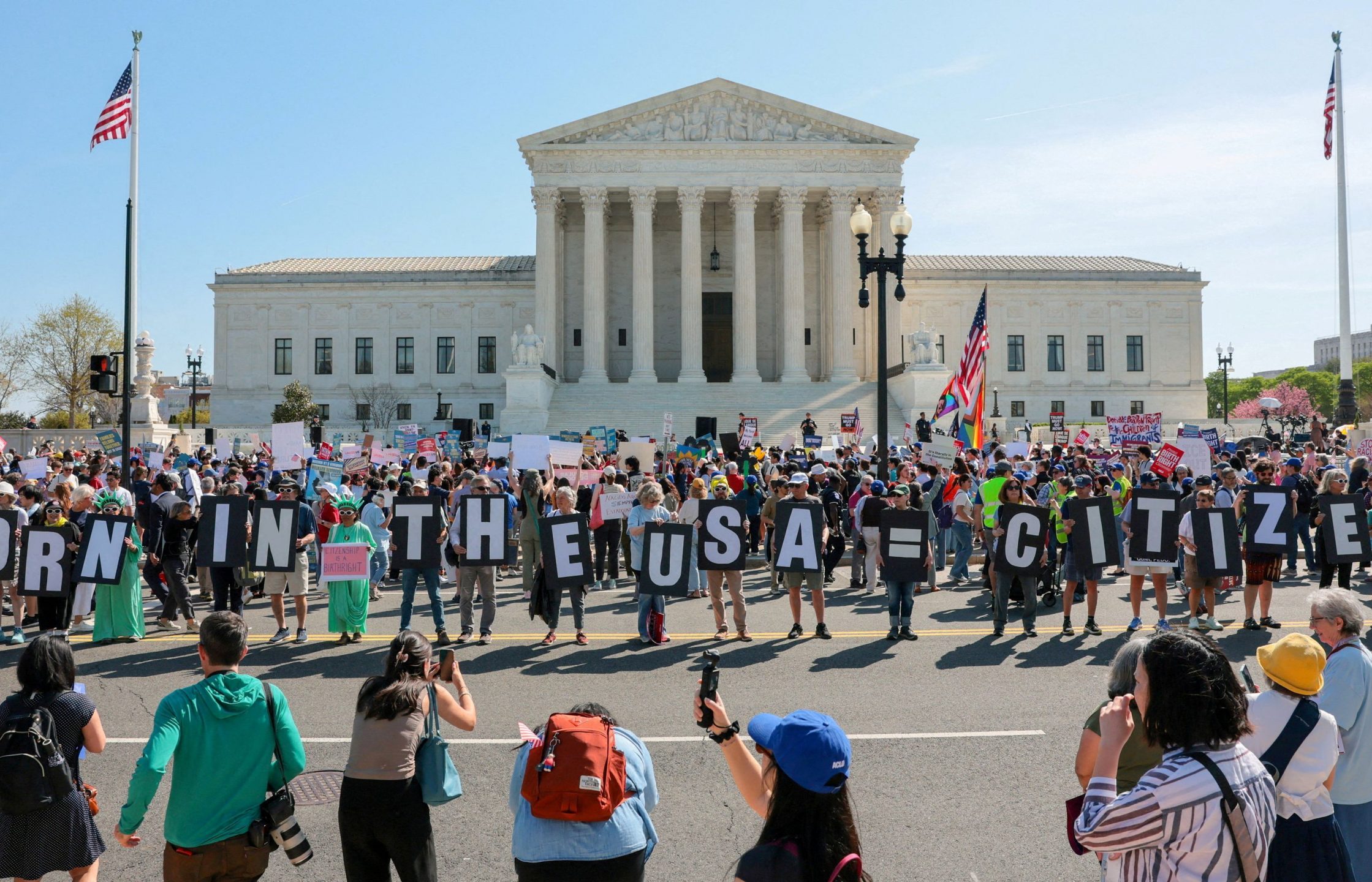 FILE PHOTO: U.S. Supreme Court hears Trump’s bid to limit birthright citizenship in Washington