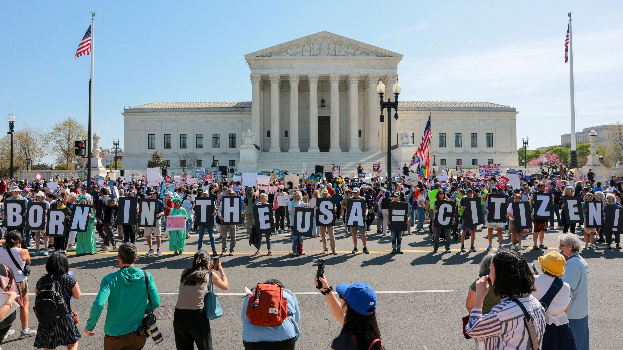 FILE PHOTO: U.S. Supreme Court hears Trump’s bid to limit birthright citizenship in Washington